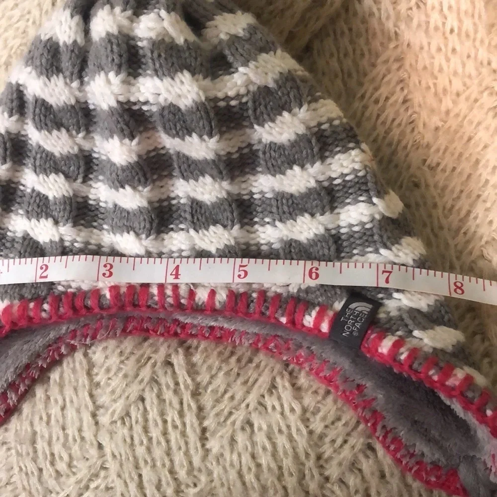 Like New* North Face Fleece Lined Warm Winter Hat - Picture 9 of 10